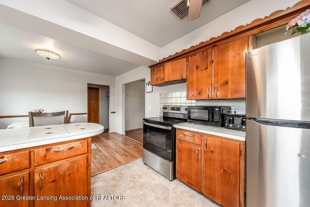 2115 W Hillsdale Street, Lansing, MI 48915