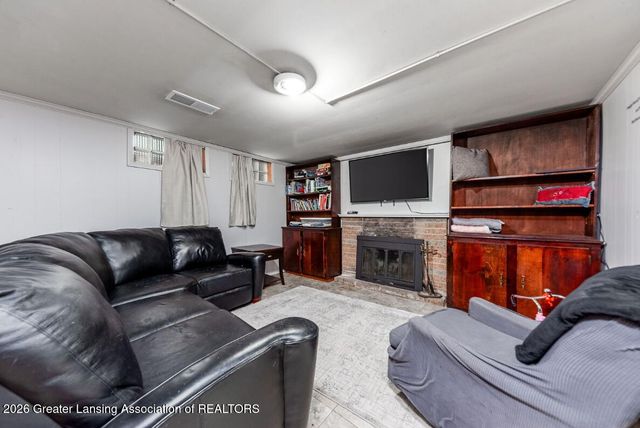 2115 W Hillsdale Street, Lansing, MI 48915