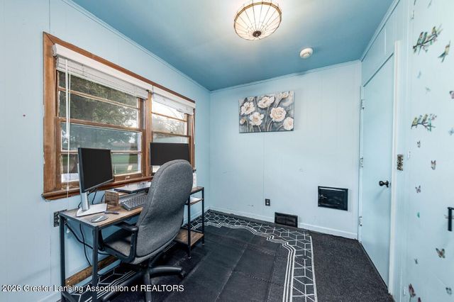 2115 W Hillsdale Street, Lansing, MI 48915