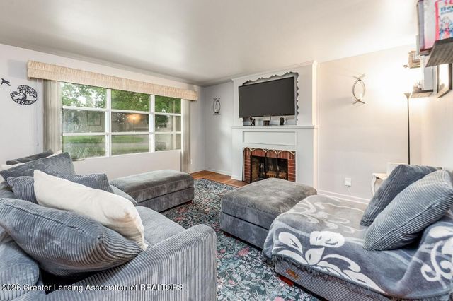 2115 W Hillsdale Street, Lansing, MI 48915