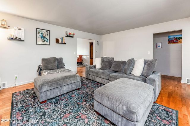 2115 W Hillsdale Street, Lansing, MI 48915