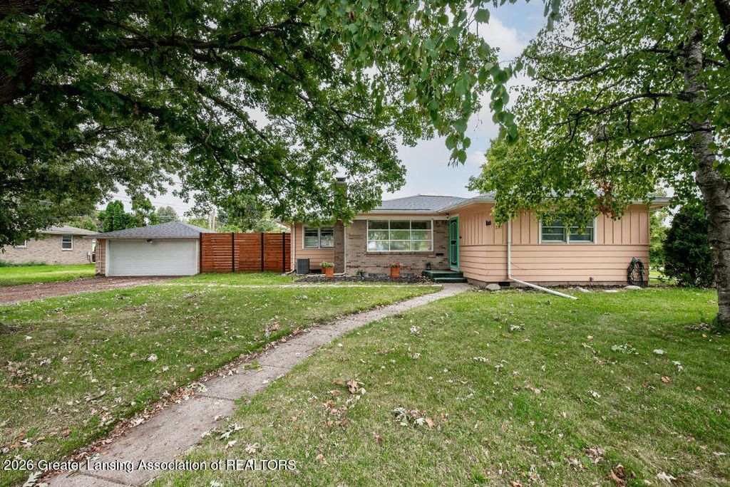 2115 W Hillsdale Street, Lansing, MI 48915