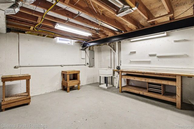 57677 Dakota Drive, Lyon Charter Township, MI 48165