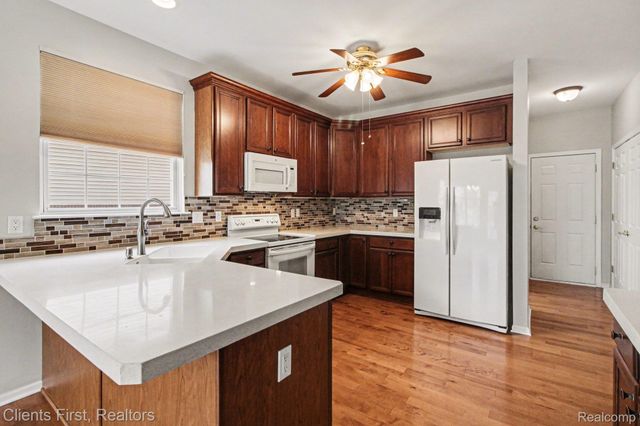 57677 Dakota Drive, Lyon Charter Township, MI 48165