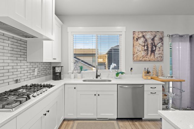 1379 E PETUNIA CT, Layton, UT 84040