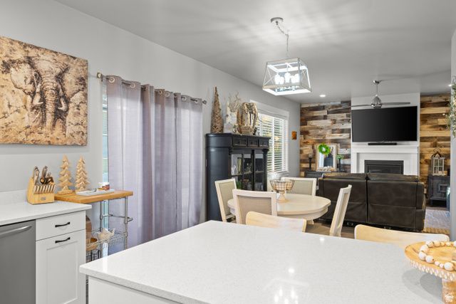 1379 E PETUNIA CT, Layton, UT 84040