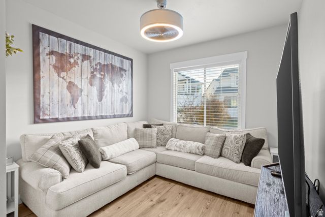 1379 E PETUNIA CT, Layton, UT 84040