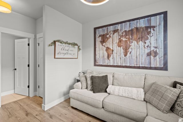 1379 E PETUNIA CT, Layton, UT 84040