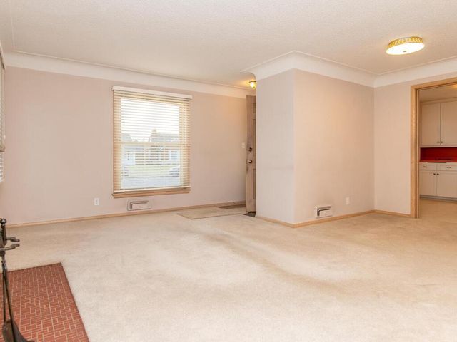 6133 Russell Avenue S, Minneapolis, MN 55410