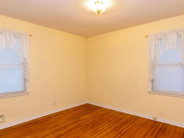 6133 Russell Avenue S, Minneapolis, MN 55410