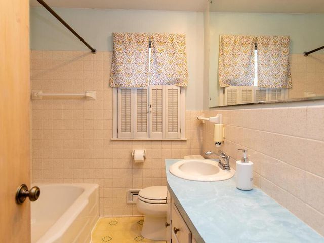 6133 Russell Avenue S, Minneapolis, MN 55410