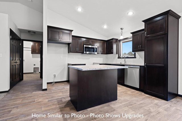 1011 CONSTELLATION WAY, Marinette, WI 54143