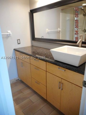 4800 Bayview Dr 802, Fort Lauderdale, FL 33308