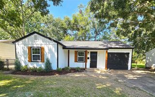 226 Laurel Street, Lake Jackson, TX 77566