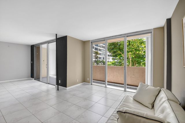 3581 S Ocean Boulevard 3c, South Palm Beach, FL 33480