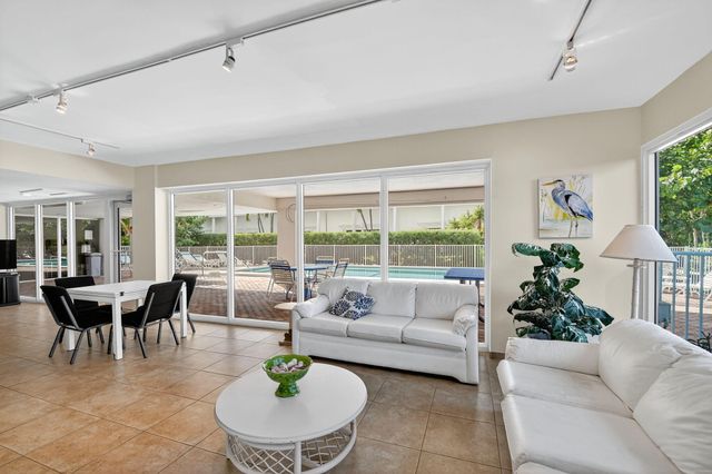 3581 S Ocean Boulevard 3c, South Palm Beach, FL 33480