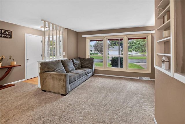 494 Hyland Drive, Stoughton, WI 53589