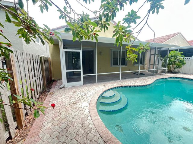 10854 Limeberry Dr, Cooper City, FL 33026