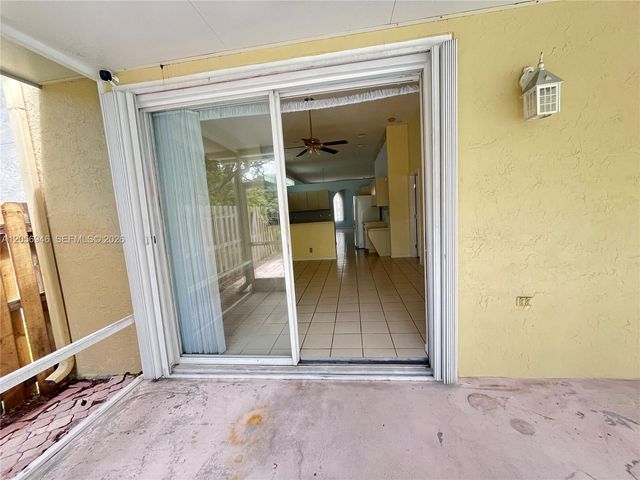 10854 Limeberry Dr, Cooper City, FL 33026