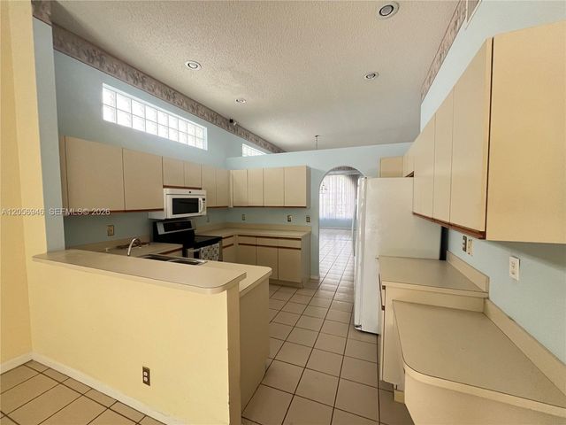 10854 Limeberry Dr, Cooper City, FL 33026