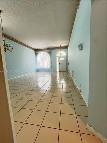 10854 Limeberry Dr, Cooper City, FL 33026