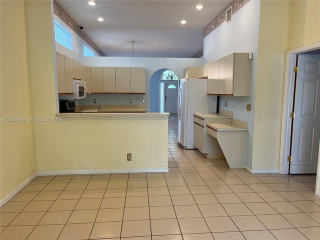 10854 Limeberry Dr, Cooper City, FL 33026