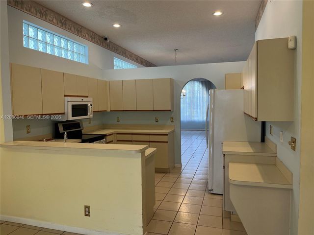 10854 Limeberry Dr, Cooper City, FL 33026