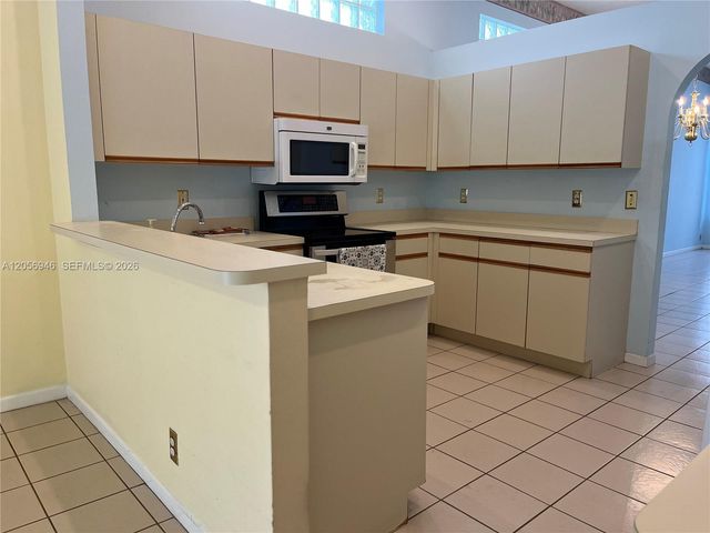10854 Limeberry Dr, Cooper City, FL 33026