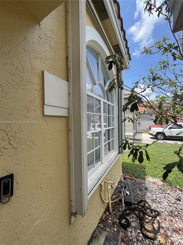 10854 Limeberry Dr, Cooper City, FL 33026