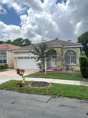 10854 Limeberry Dr, Cooper City, FL 33026
