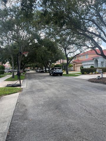 10854 Limeberry Dr, Cooper City, FL 33026