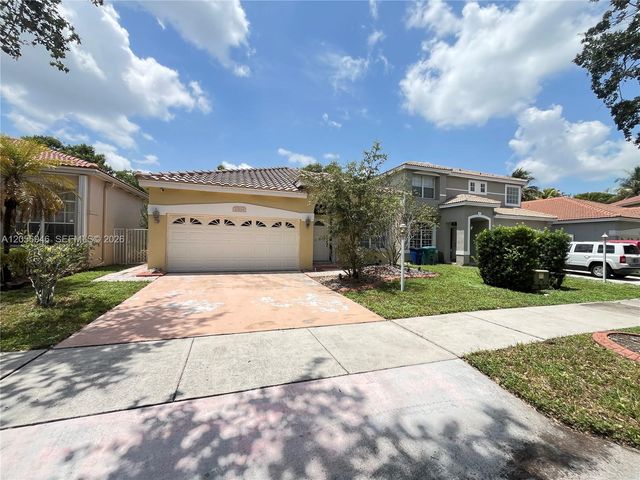 10854 Limeberry Dr, Cooper City, FL 33026