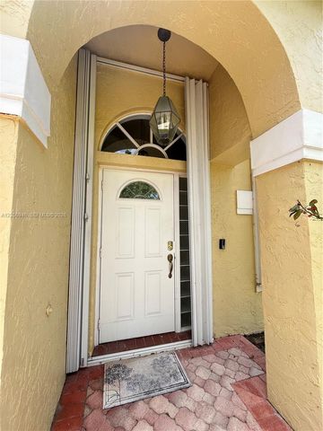 10854 Limeberry Dr, Cooper City, FL 33026
