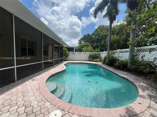 10854 Limeberry Dr, Cooper City, FL 33026