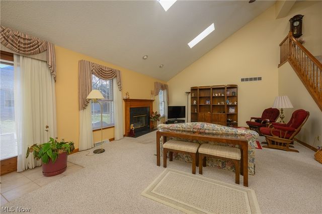 1358 S Azalea Boulevard, Barberton, OH 44203