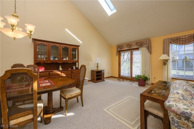 1358 S Azalea Boulevard, Barberton, OH 44203