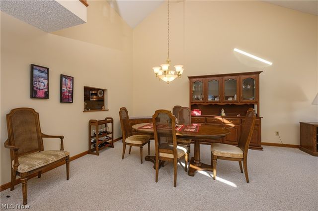 1358 S Azalea Boulevard, Barberton, OH 44203
