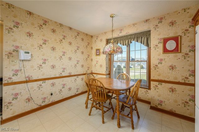 1358 S Azalea Boulevard, Barberton, OH 44203