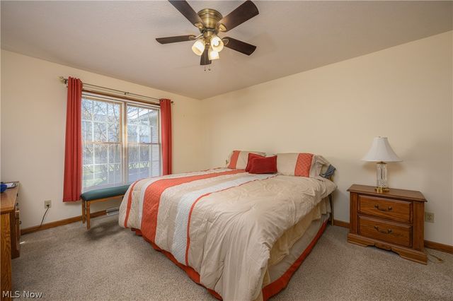 1358 S Azalea Boulevard, Barberton, OH 44203