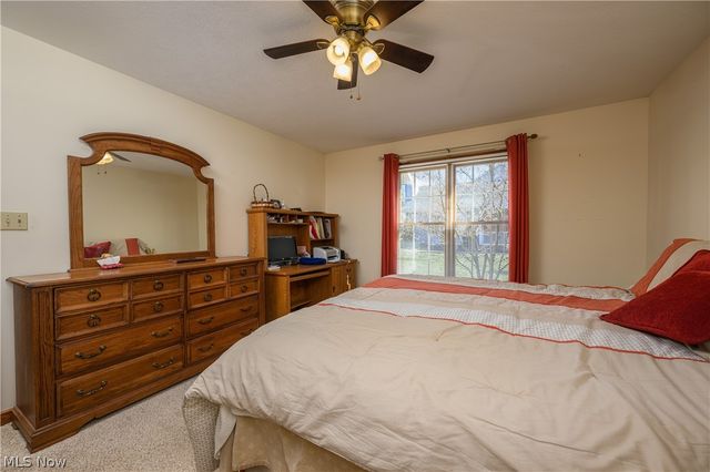 1358 S Azalea Boulevard, Barberton, OH 44203