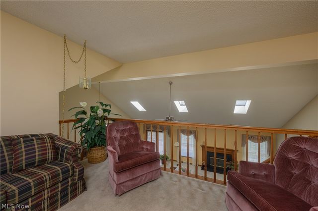 1358 S Azalea Boulevard, Barberton, OH 44203