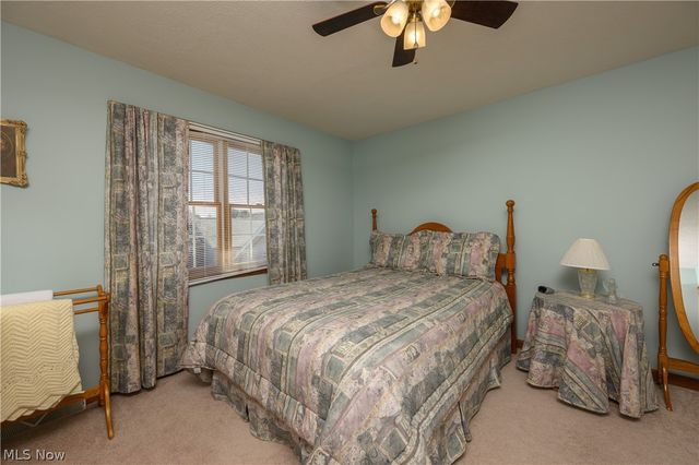 1358 S Azalea Boulevard, Barberton, OH 44203