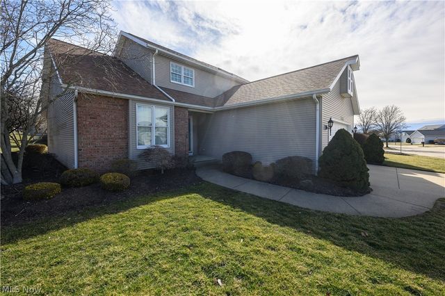 1358 S Azalea Boulevard, Barberton, OH 44203