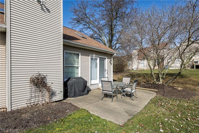 1358 S Azalea Boulevard, Barberton, OH 44203