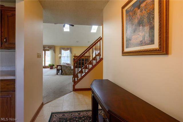 1358 S Azalea Boulevard, Barberton, OH 44203