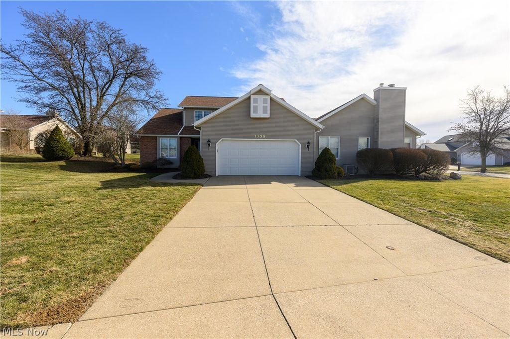1358 S Azalea Boulevard, Barberton, OH 44203