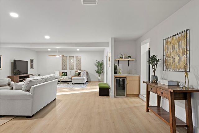 4504 W LAMB AVENUE, Tampa, FL 33629