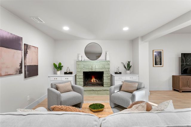 4504 W LAMB AVENUE, Tampa, FL 33629