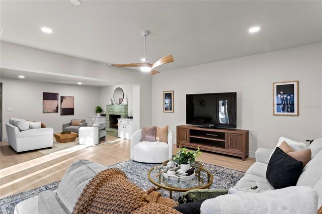 4504 W LAMB AVENUE, Tampa, FL 33629