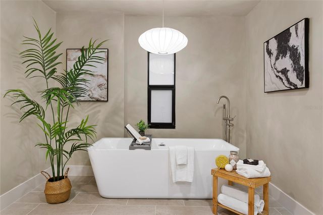 4504 W LAMB AVENUE, Tampa, FL 33629